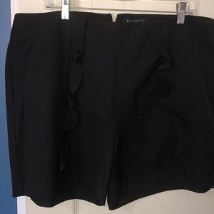 NWT Black Ruffle short